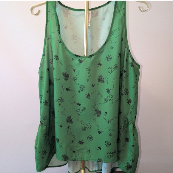 Xhilaration Tops - Xhilaration Peplum Top Women XXL Green Shamrock Clover Sleeveless Scoop Neck